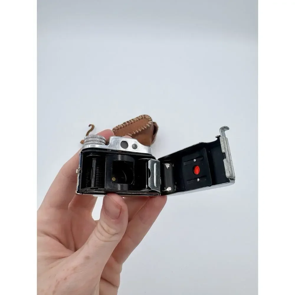 CMC Hit Style Blue Subminiature Camera 14×14mm Exposure 17.5mm Film with Case